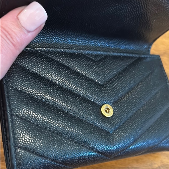 Authentic Yves Saint Laurent Black Leather Women's Compact Wallet - Picture 5 of 8